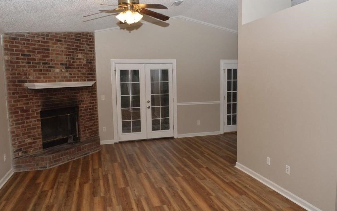 3996 Bothwell Ter - Photo 2 of 4