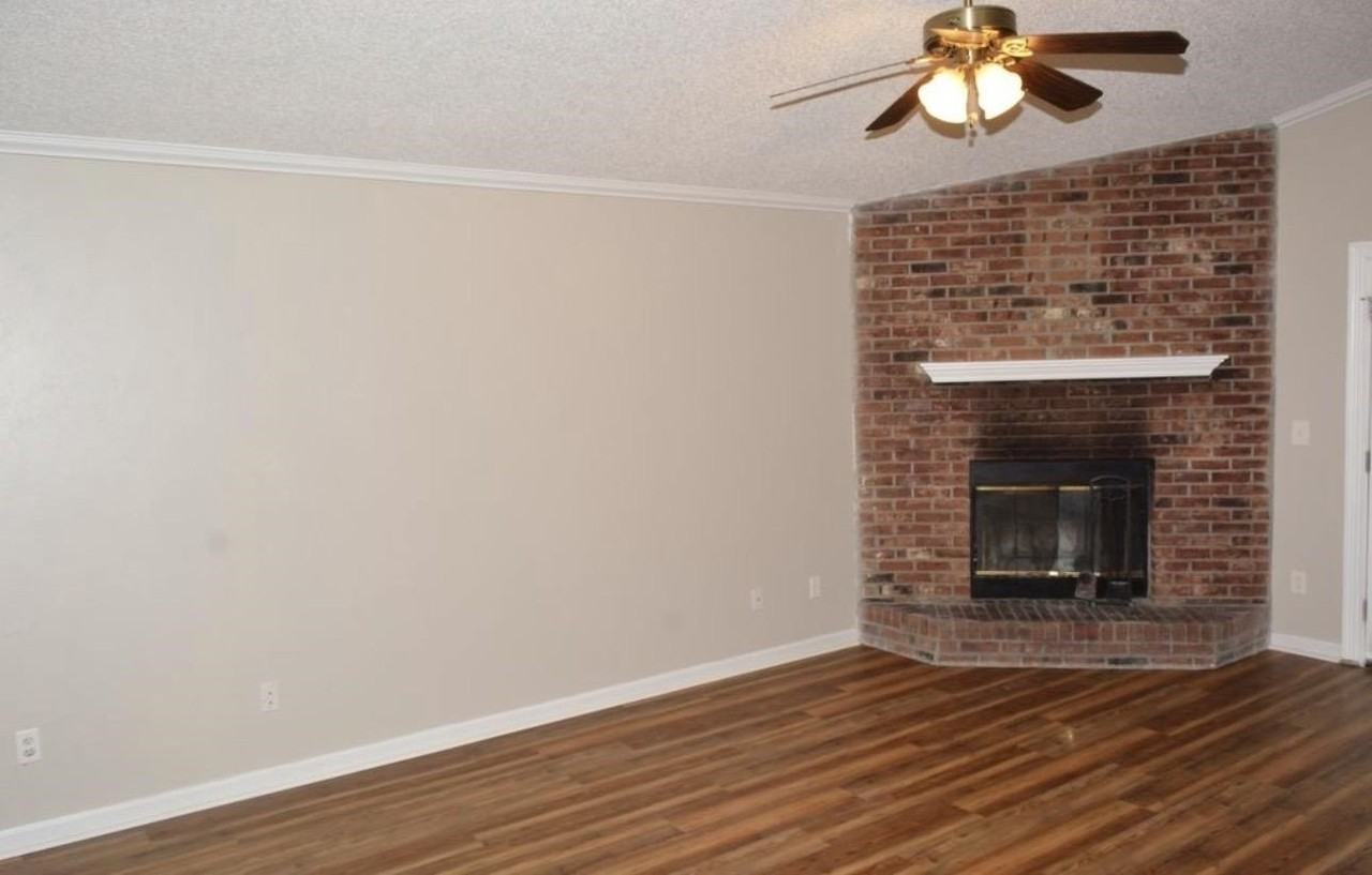 3996 Bothwell Ter - Photo 3 of 4