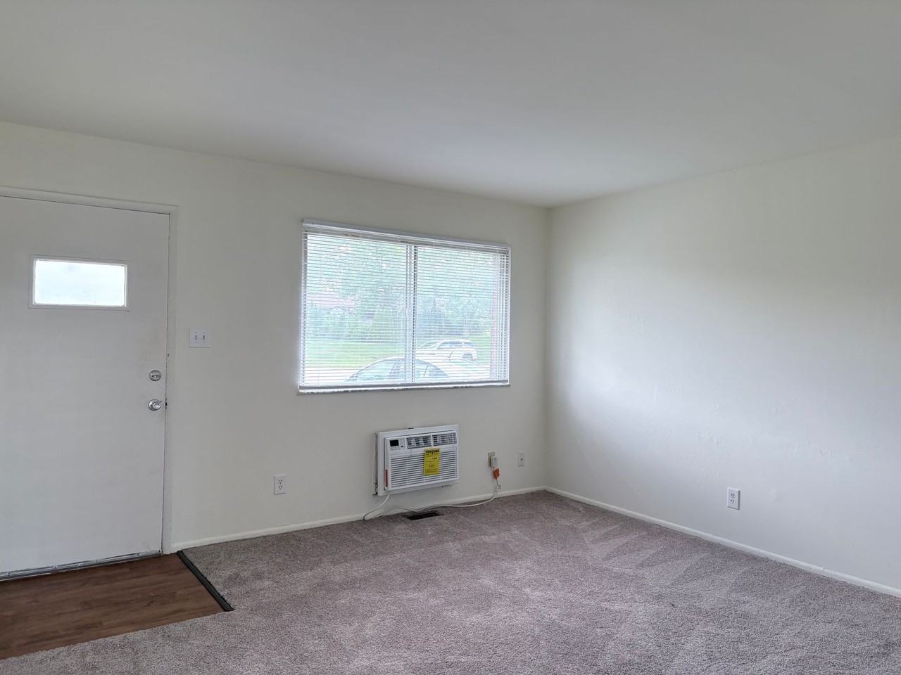 1255 Uhlwood Dr - Photo 2 of 6
