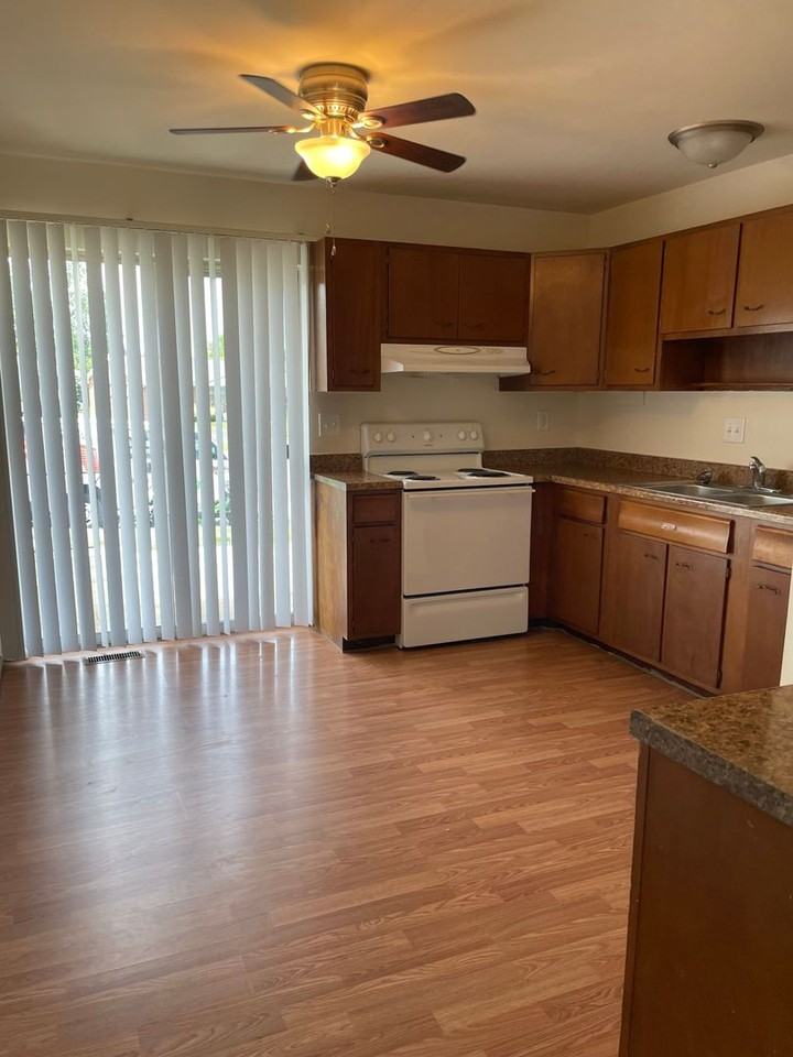 1255 Uhlwood Dr - Photo 3 of 6