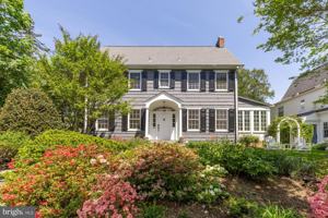 featured image of 3915 Livingston St Nw