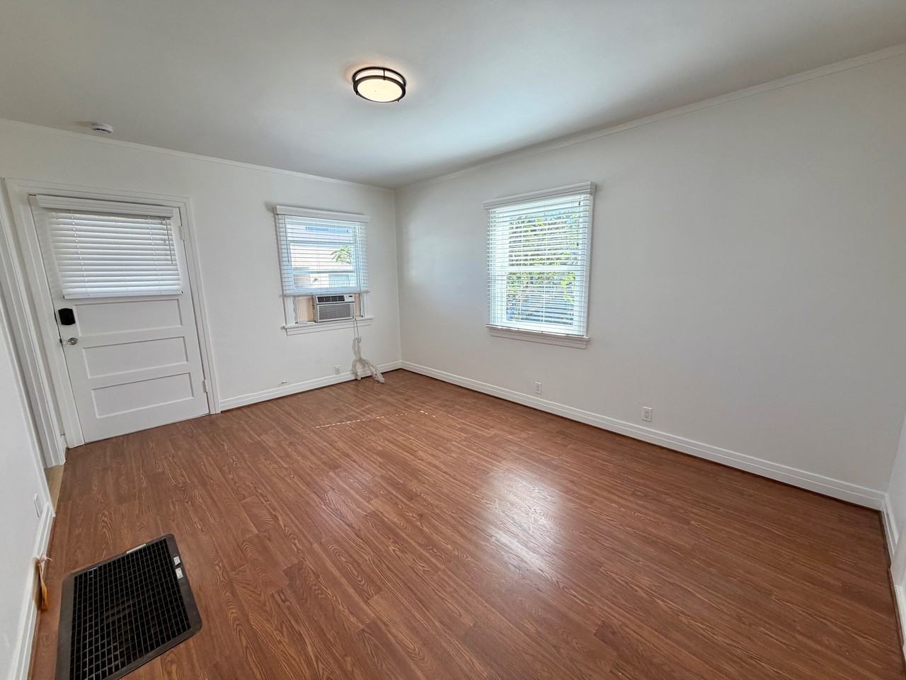 414 N Stoneman Ave #414 - Photo 4 of 14