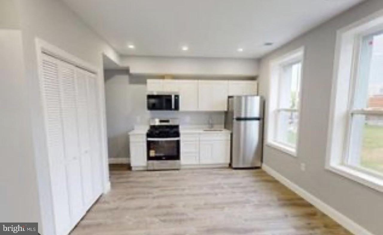 3228 Hiatt Pl Nw #3 - Photo 3 of 16