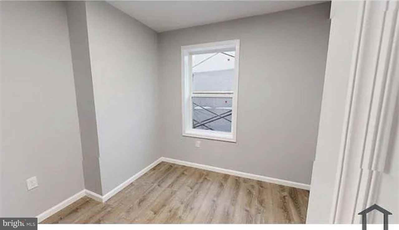 3228 Hiatt Pl Nw #3 - Photo 5 of 16