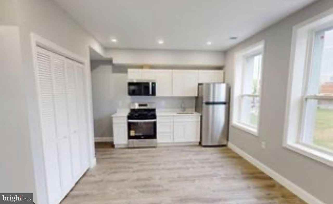 225 Morgan St Nw #202 - Photo 2 of 17
