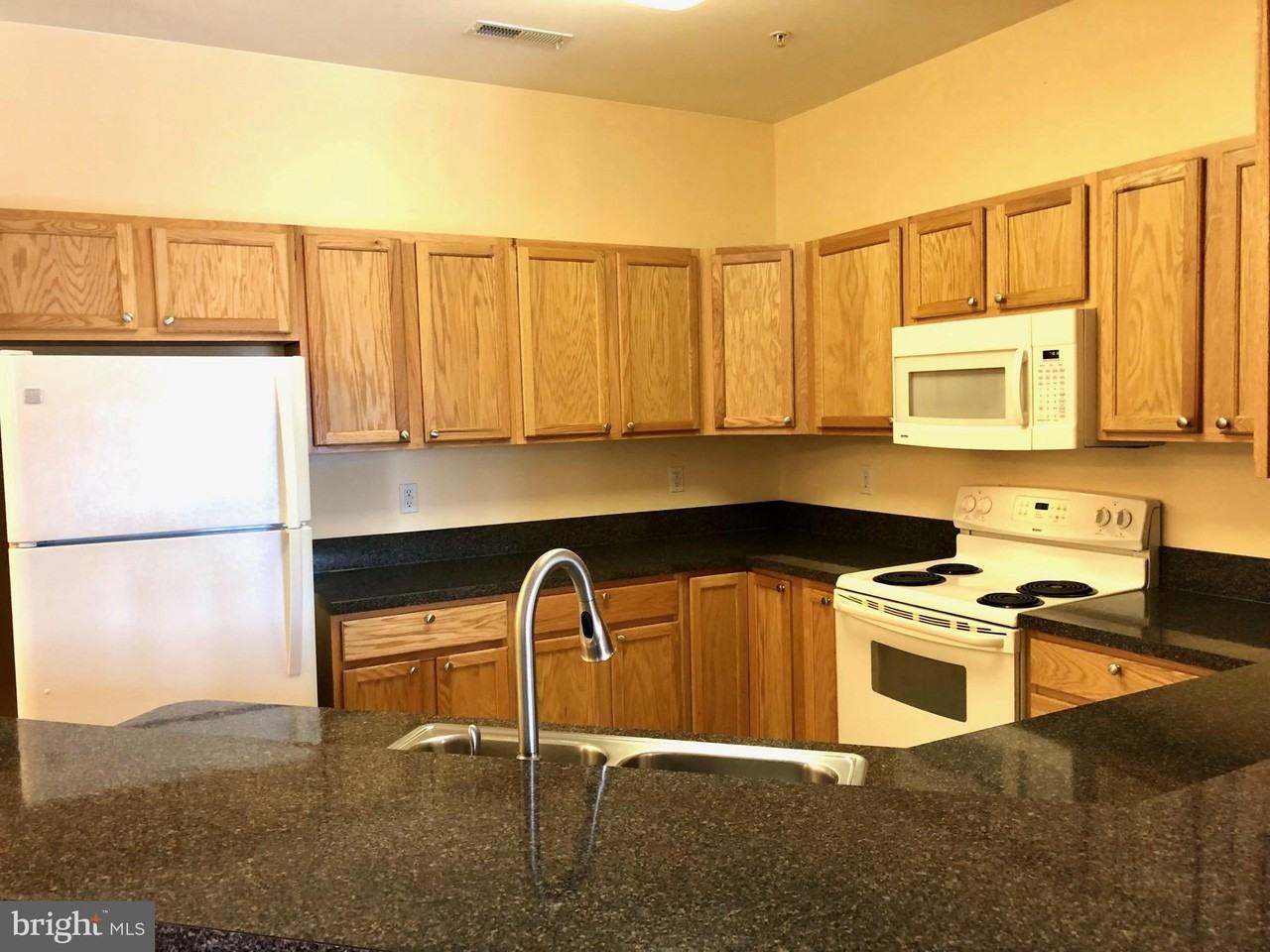 4302F Fullerton Ct - Photo 7 of 28