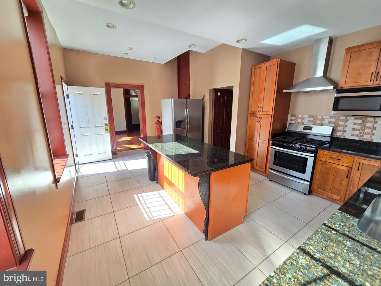 804 Hollins St #1 - Photo 7 of 43