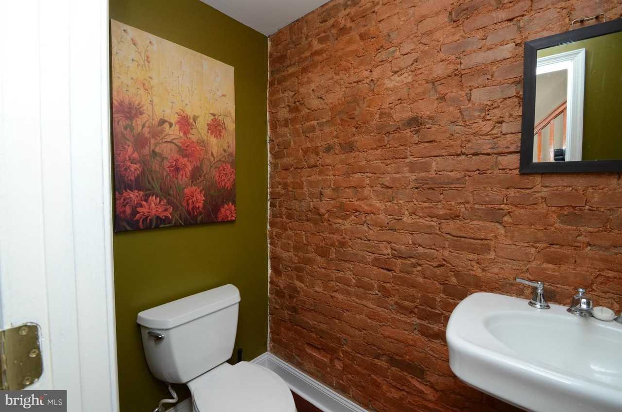 3131 Elliott St - Photo 7 of 27