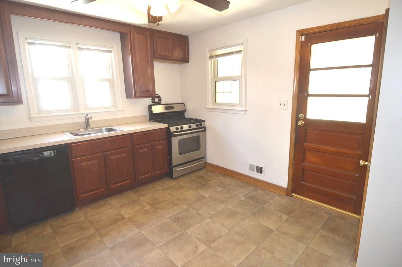 2908 5th Ave - Photo 5 of 17