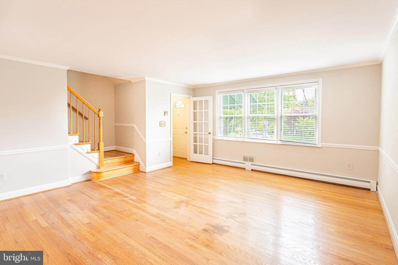 8426 Pleasant Plains Rd - Photo 3 of 25