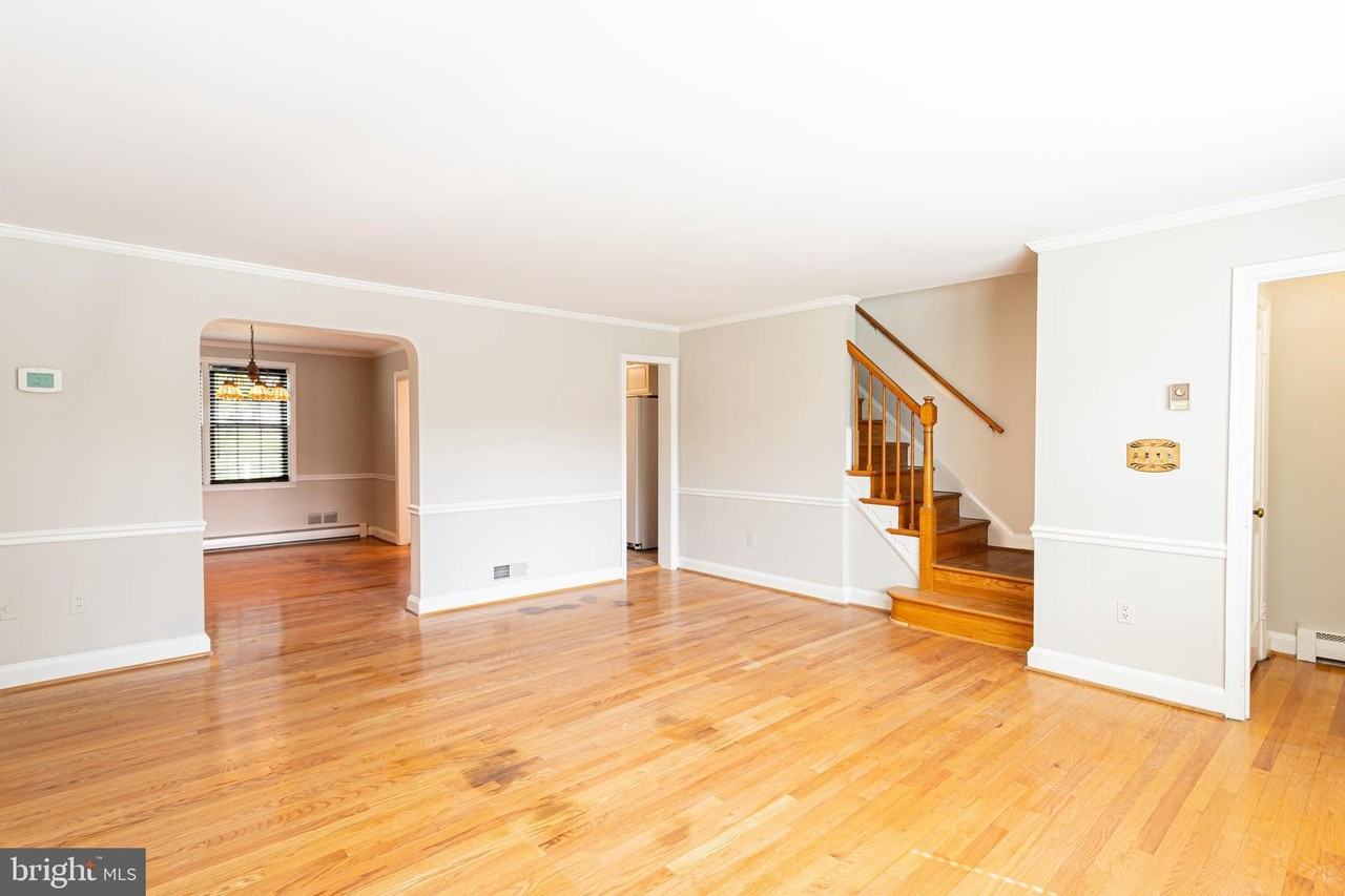 8426 Pleasant Plains Rd - Photo 4 of 25