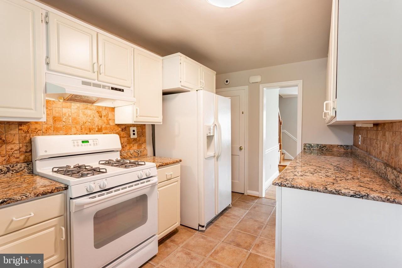 8426 Pleasant Plains Rd - Photo 7 of 25