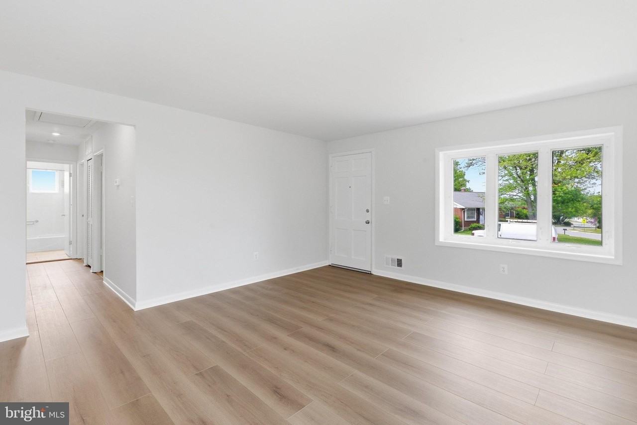 9005 Perring Park Rd - Photo 3 of 20