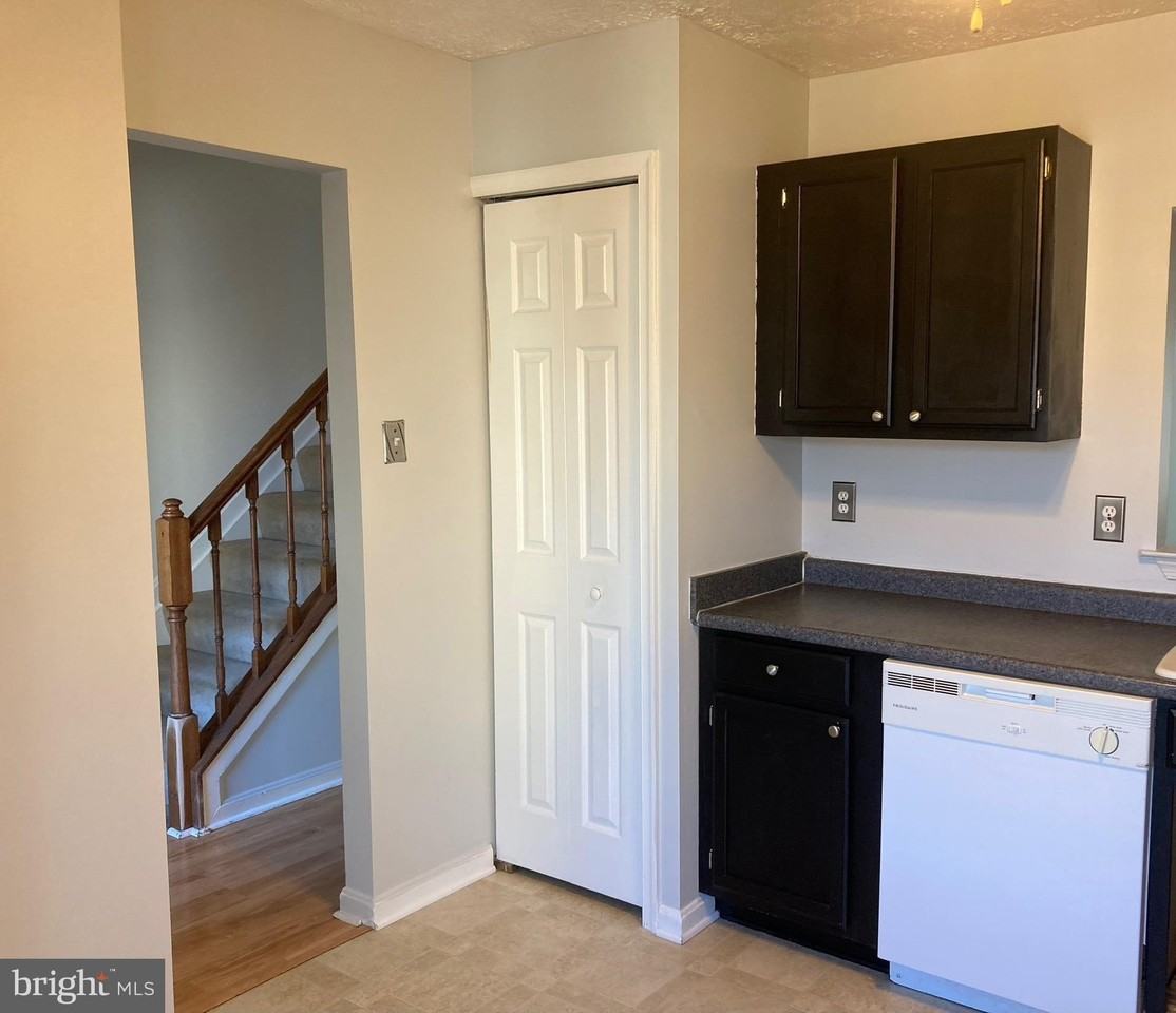 11232 Cristins Cir - Photo 5 of 17