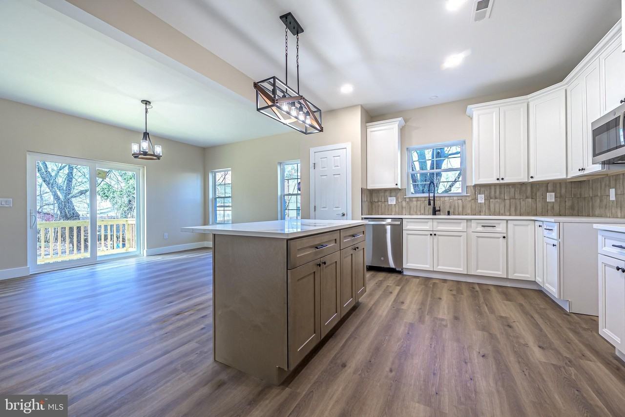 820 Archer St - Photo 2 of 20