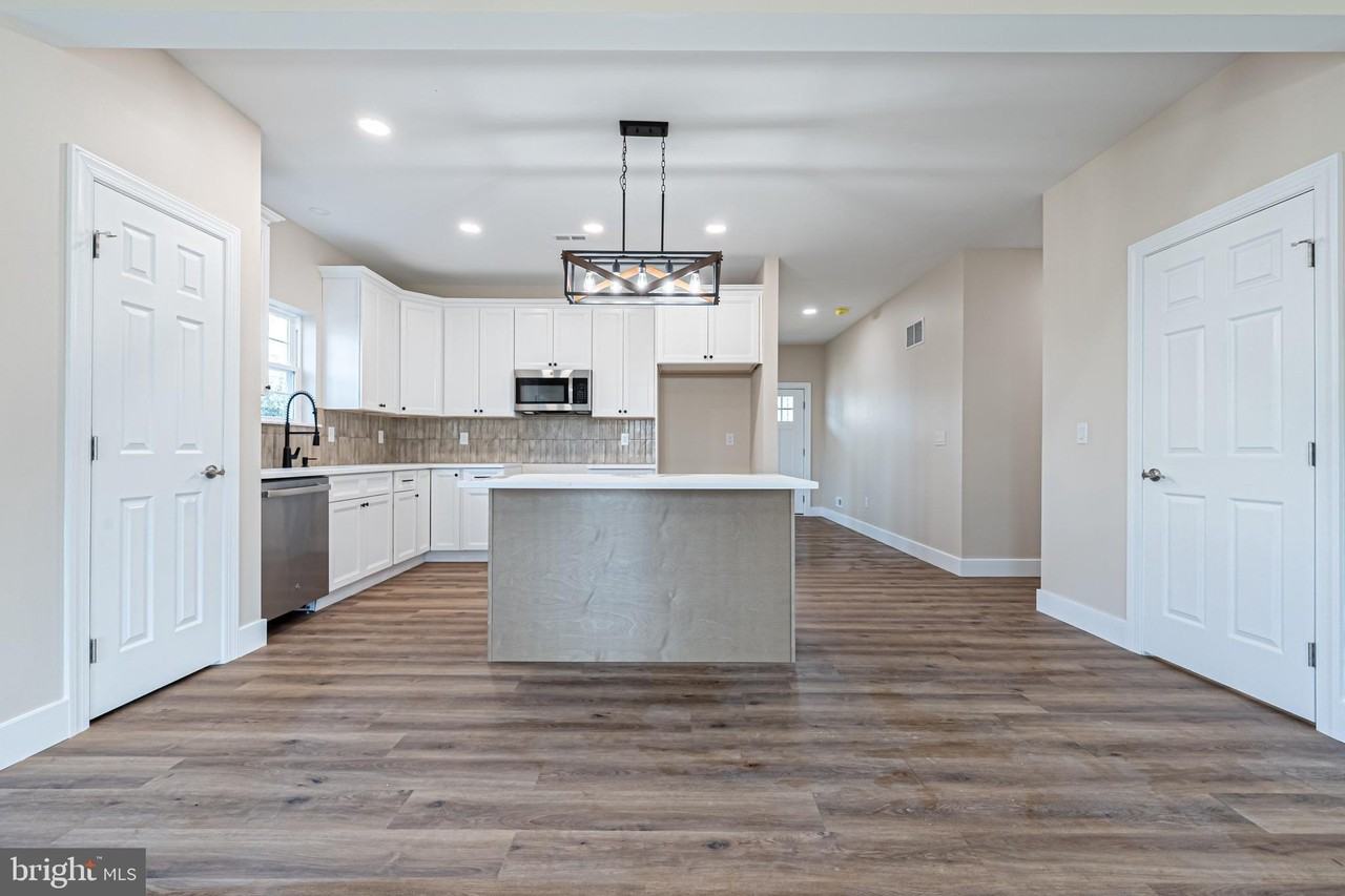 820 Archer St - Photo 5 of 20