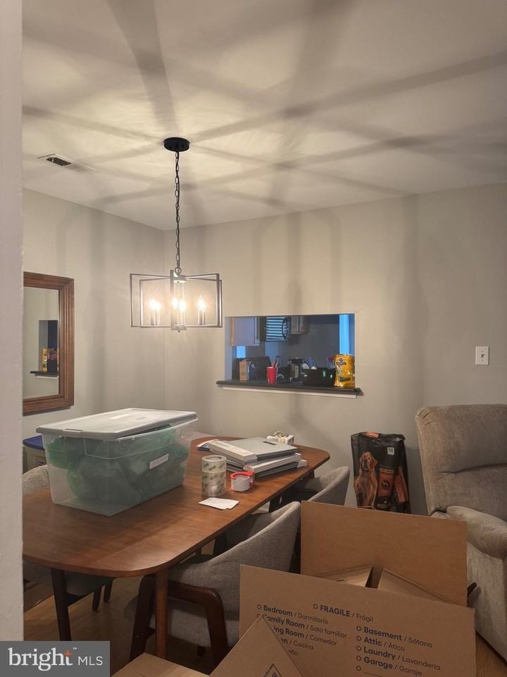 408 Firethorne Ct - Photo 5 of 11