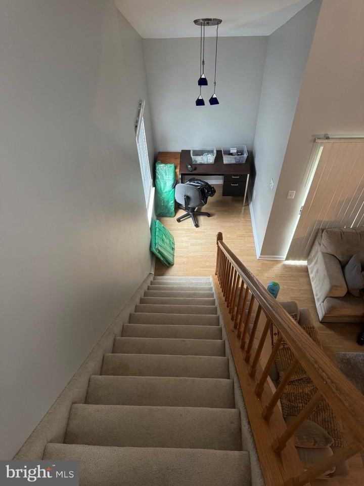 408 Firethorne Ct - Photo 6 of 11