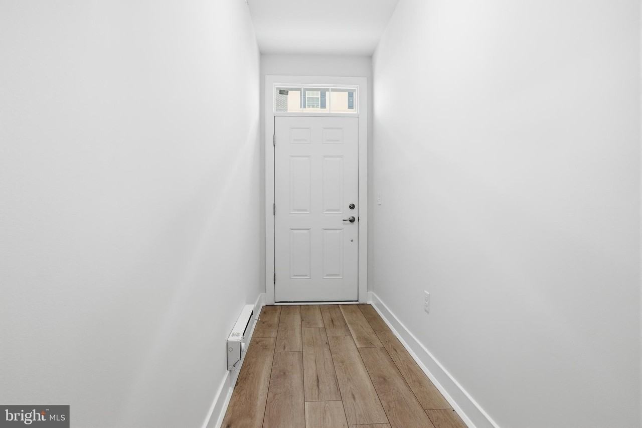 114-B King St - Photo 3 of 32