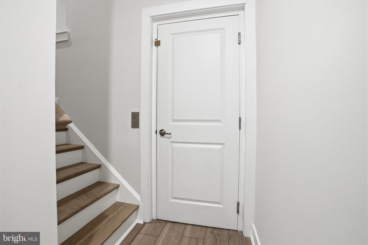 114-B King St - Photo 4 of 32