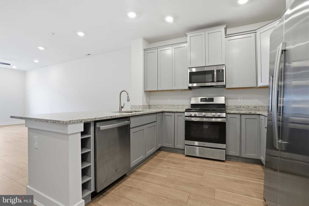 114-B King St - Photo 7 of 32