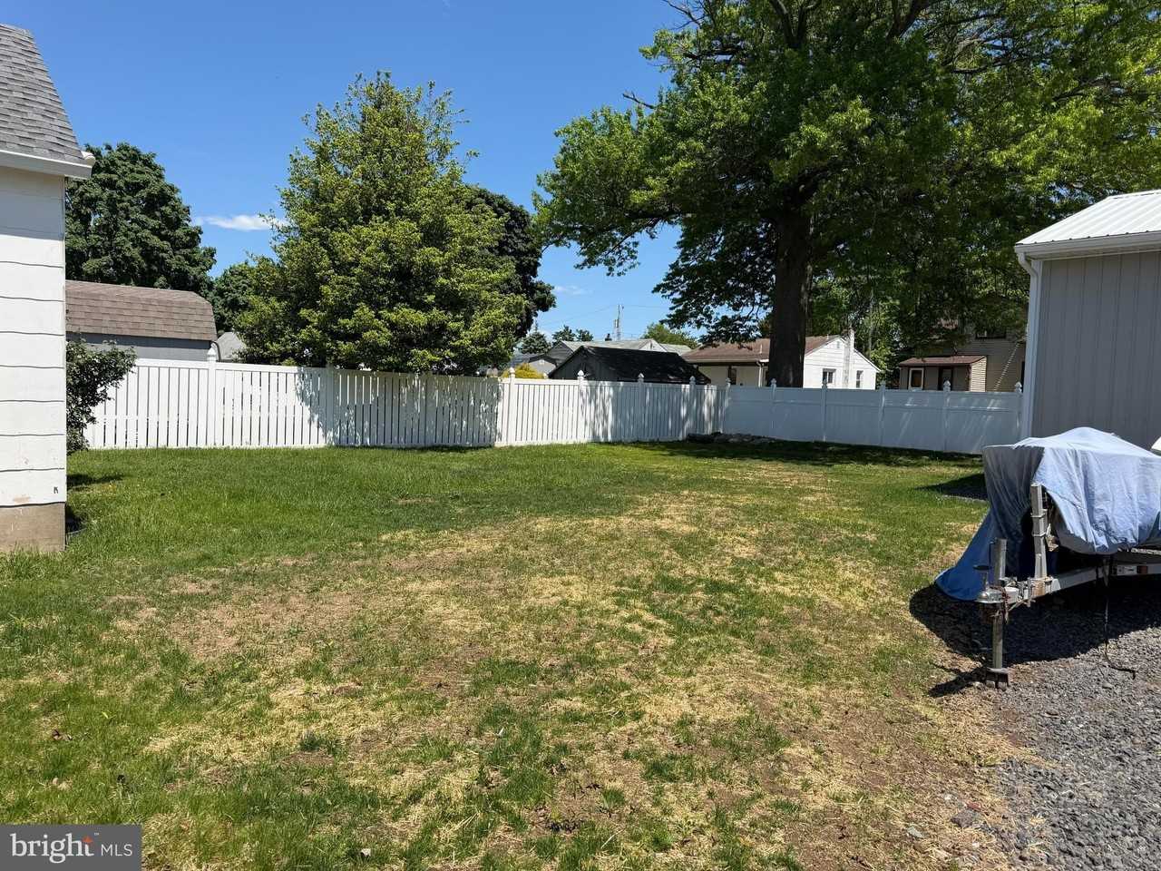 132 Hillcrest Ave - Photo 2 of 16