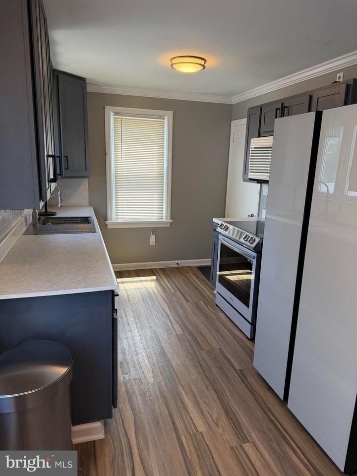 132 Hillcrest Ave - Photo 5 of 16