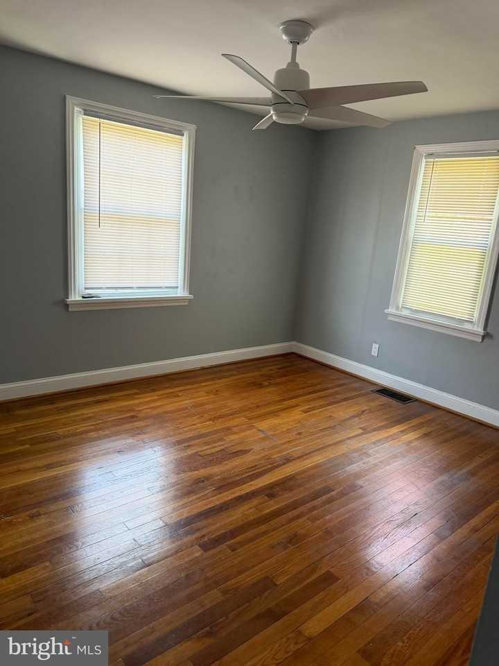 132 Hillcrest Ave - Photo 6 of 16