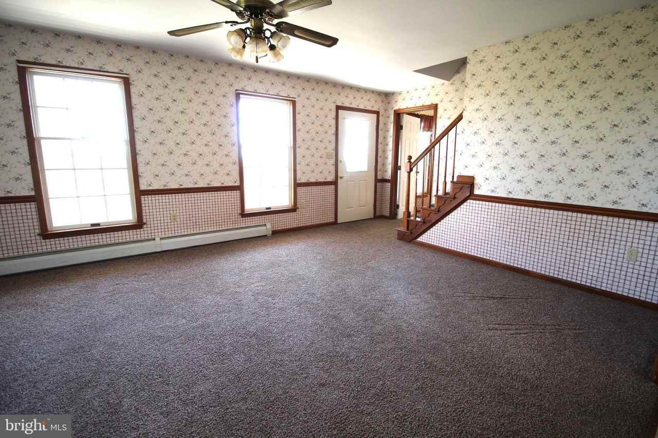 726 Stonecrest Dr - Photo 3 of 22