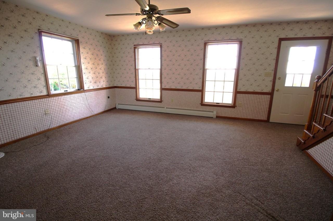 726 Stonecrest Dr - Photo 4 of 22