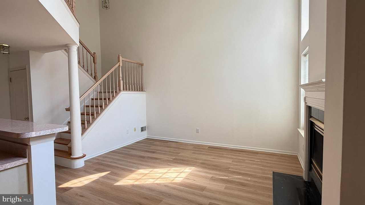 207 Lookout Pl - Photo 6 of 26