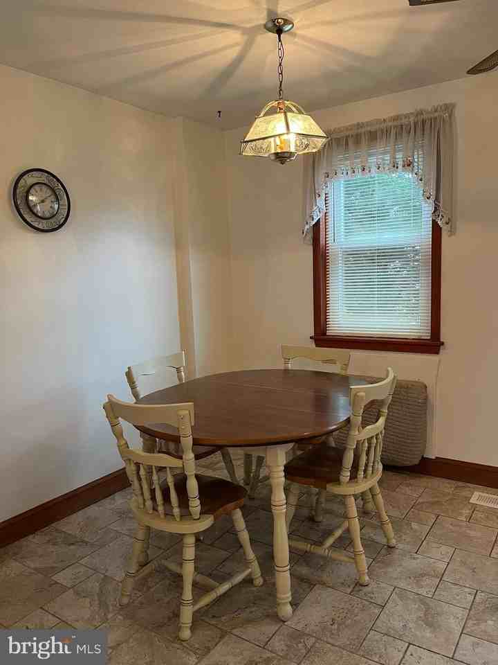 3584 Dows Rd - Photo 7 of 49