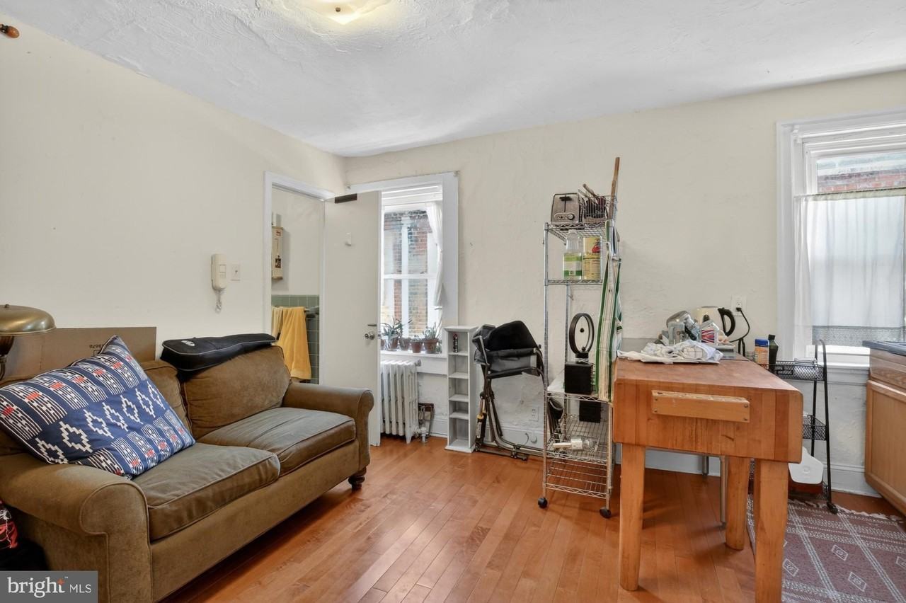 916 Pine St #3R - Photo 3 of 14