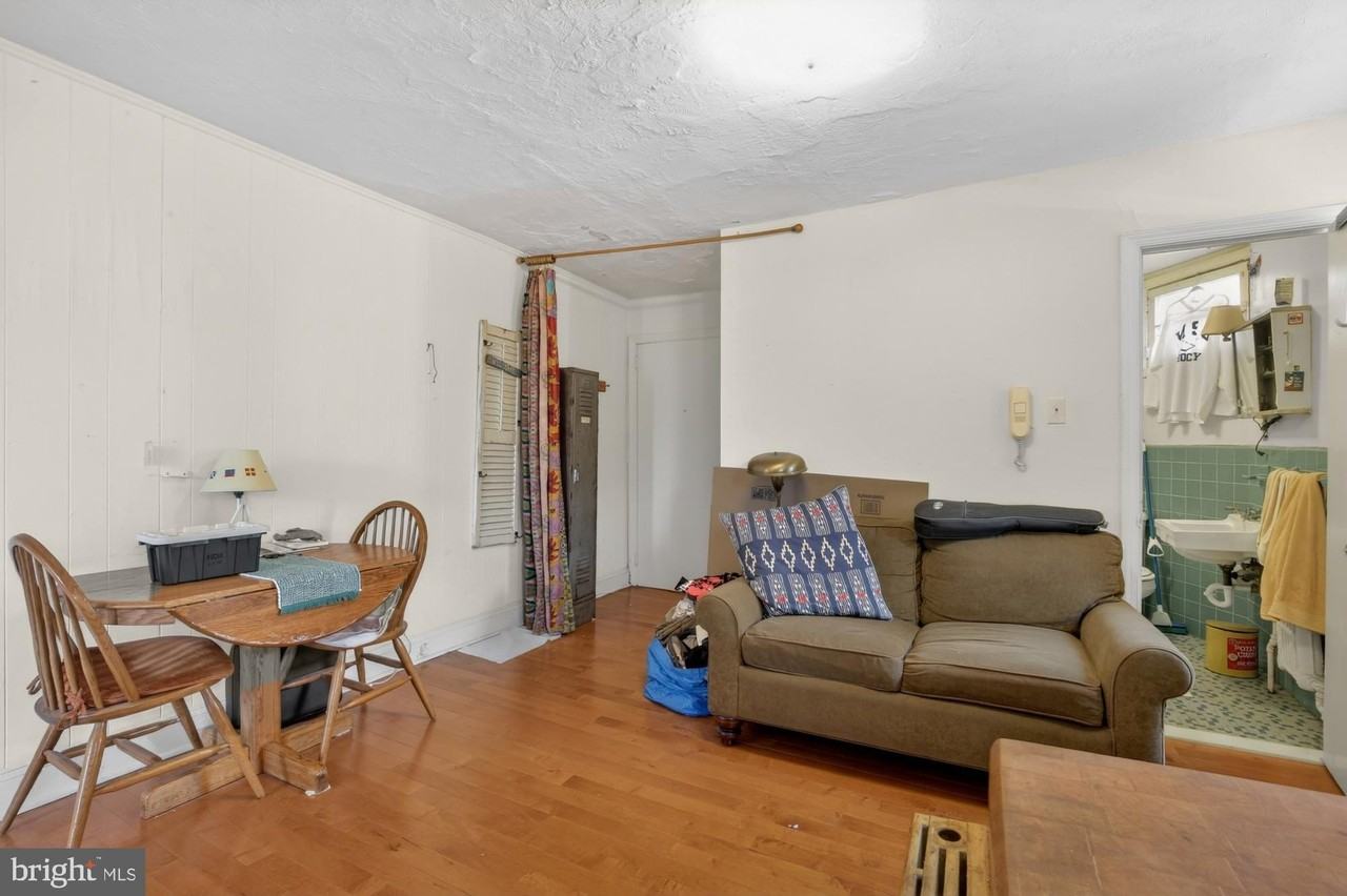 916 Pine St #3R - Photo 5 of 14