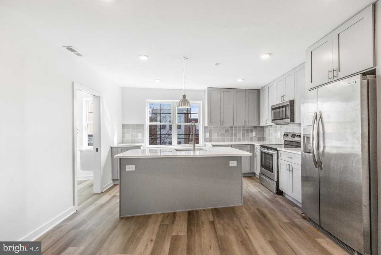 1116 S 7th St #3 - Photo 2 of 33