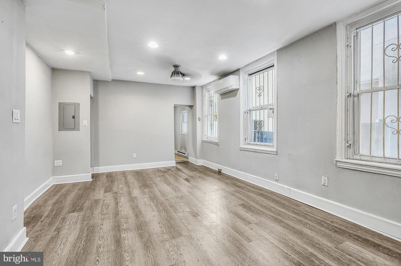 1202 N 7th St #1R - Photo 3 of 17