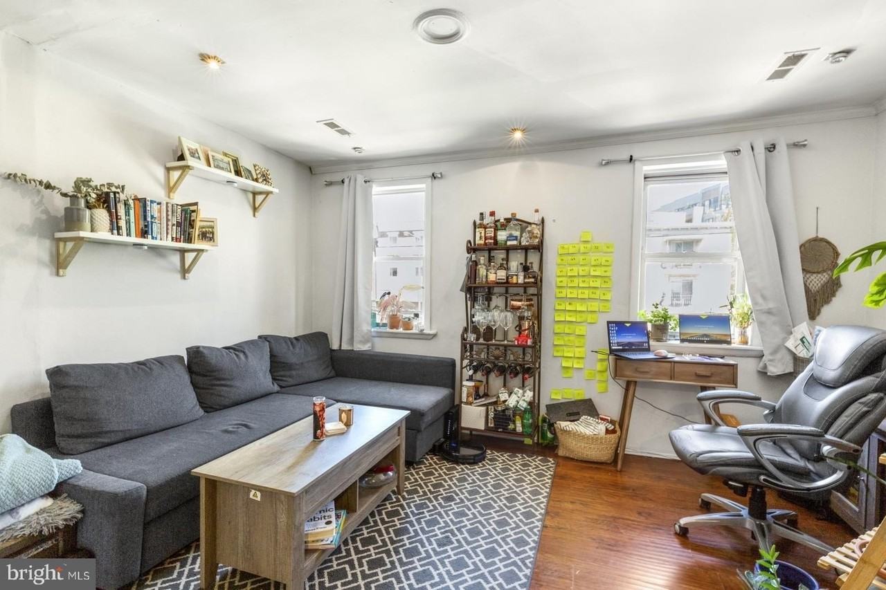 238 W Girard Ave #2 - Photo 4 of 15
