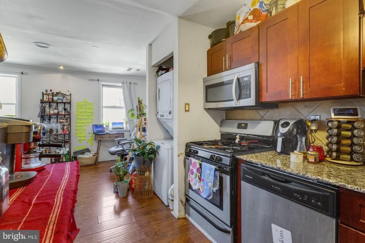 238 W Girard Ave #2 - Photo 6 of 15