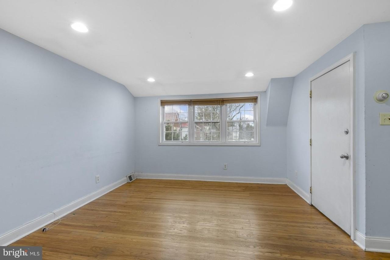 5443 Houghton Pl #2 - Photo 2 of 25