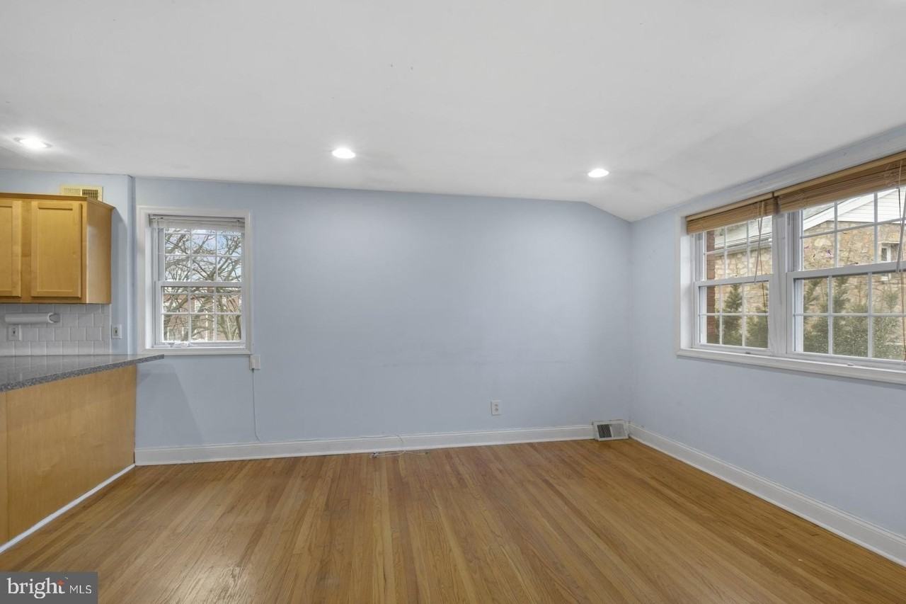 5443 Houghton Pl #2 - Photo 3 of 25