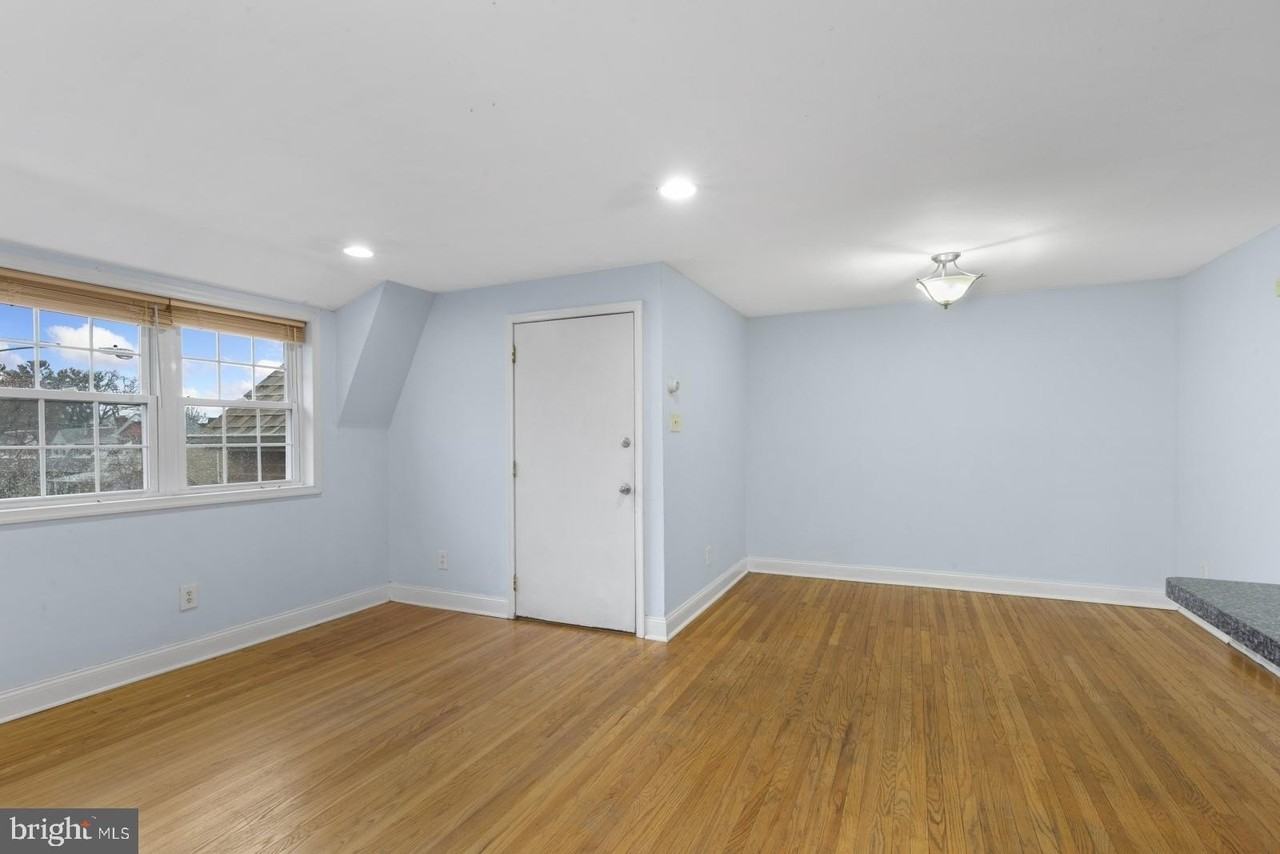 5443 Houghton Pl #2 - Photo 4 of 25