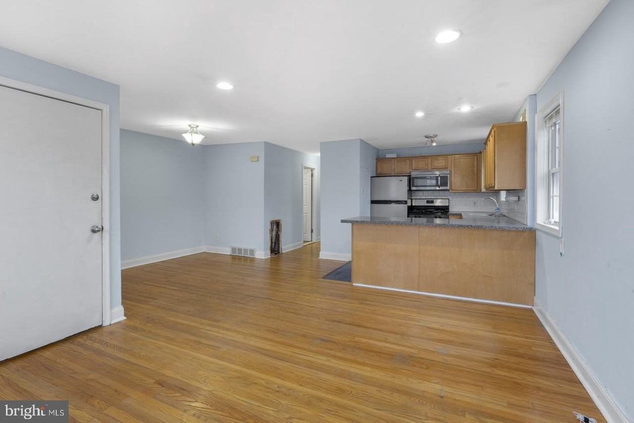 5443 Houghton Pl #2 - Photo 5 of 25