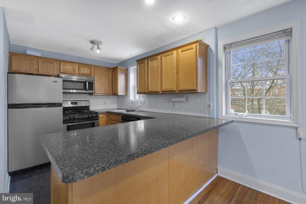 5443 Houghton Pl #2 - Photo 6 of 25