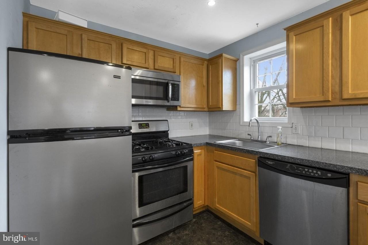 5443 Houghton Pl #2 - Photo 7 of 25