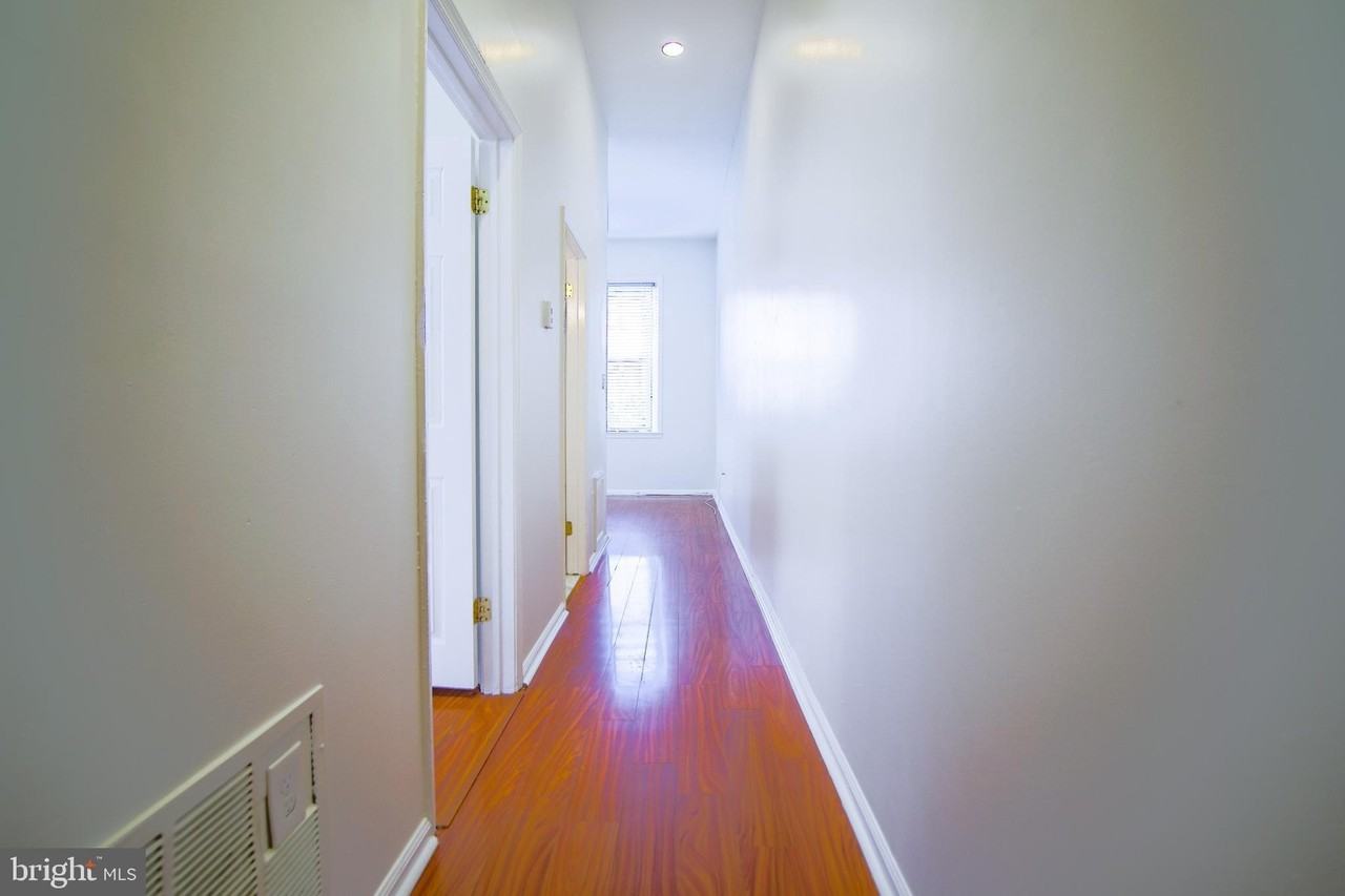 1606 Wallace St #201 - Photo 3 of 21
