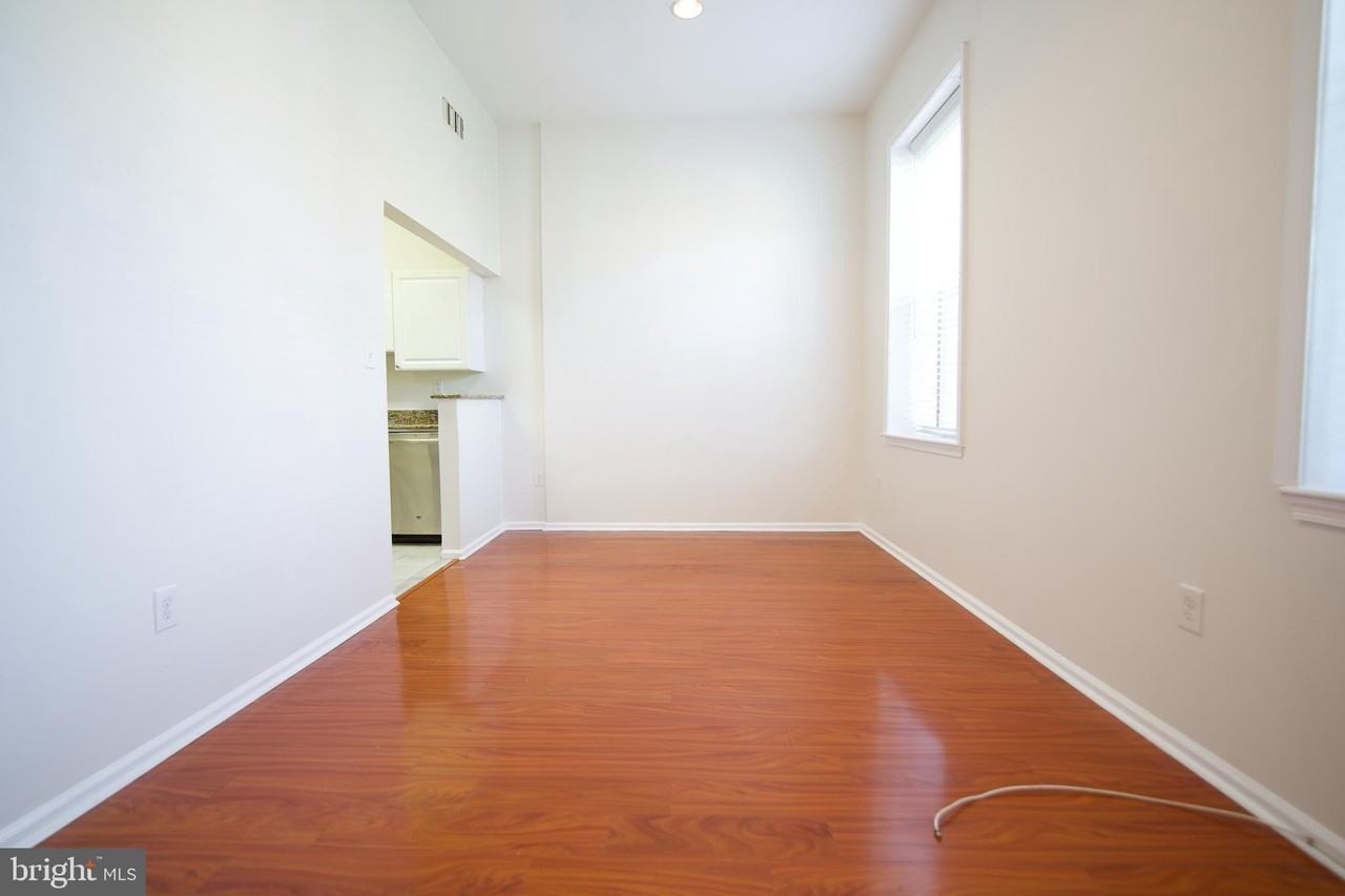 1606 Wallace St #201 - Photo 5 of 21