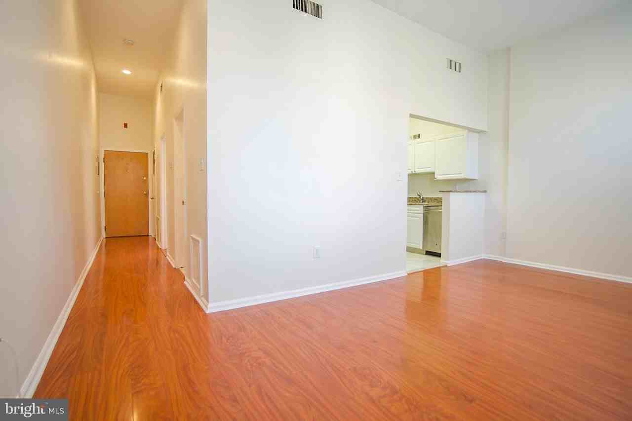 1606 Wallace St #201 - Photo 6 of 21