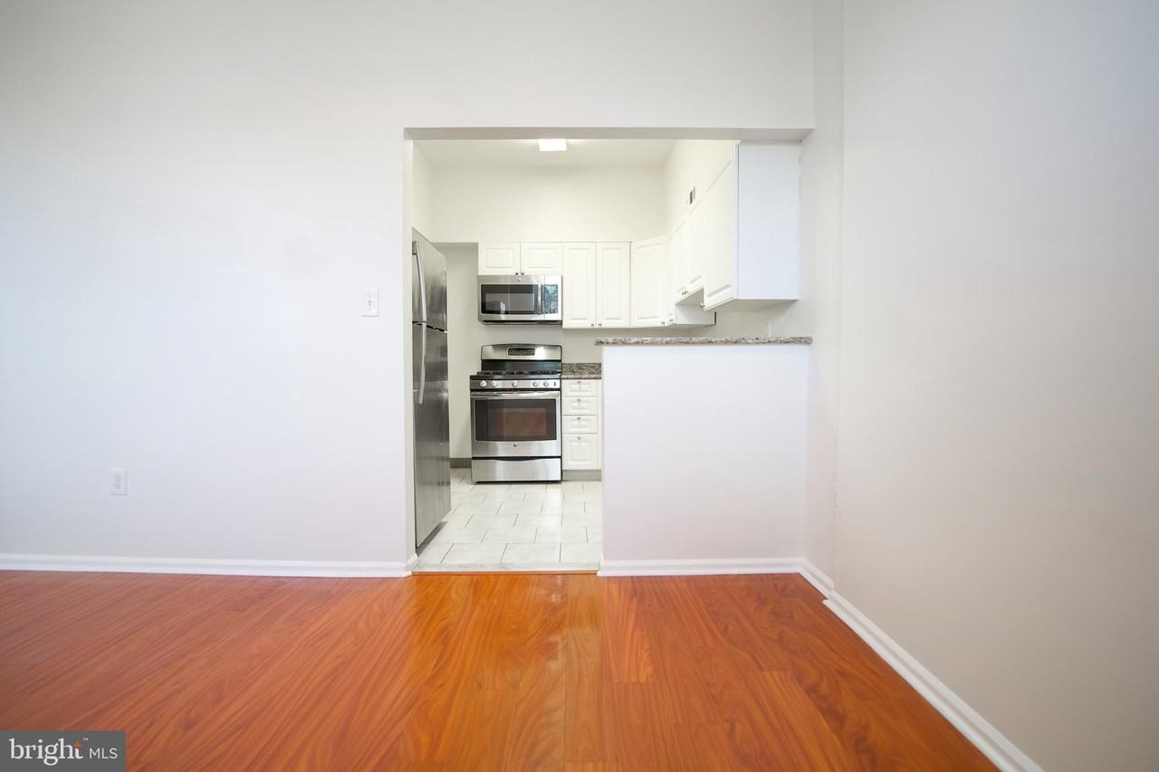 1606 Wallace St #201 - Photo 7 of 21