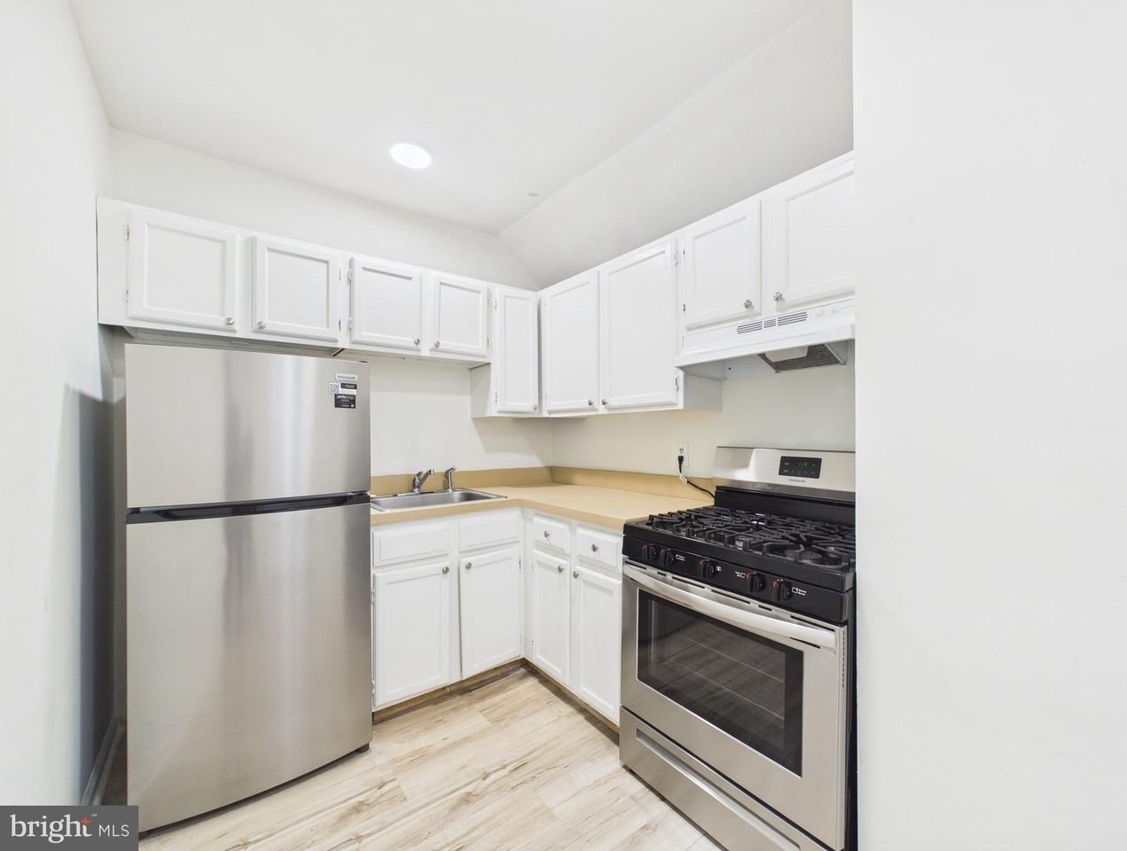 143 N 21st St #1R - Photo 3 of 16