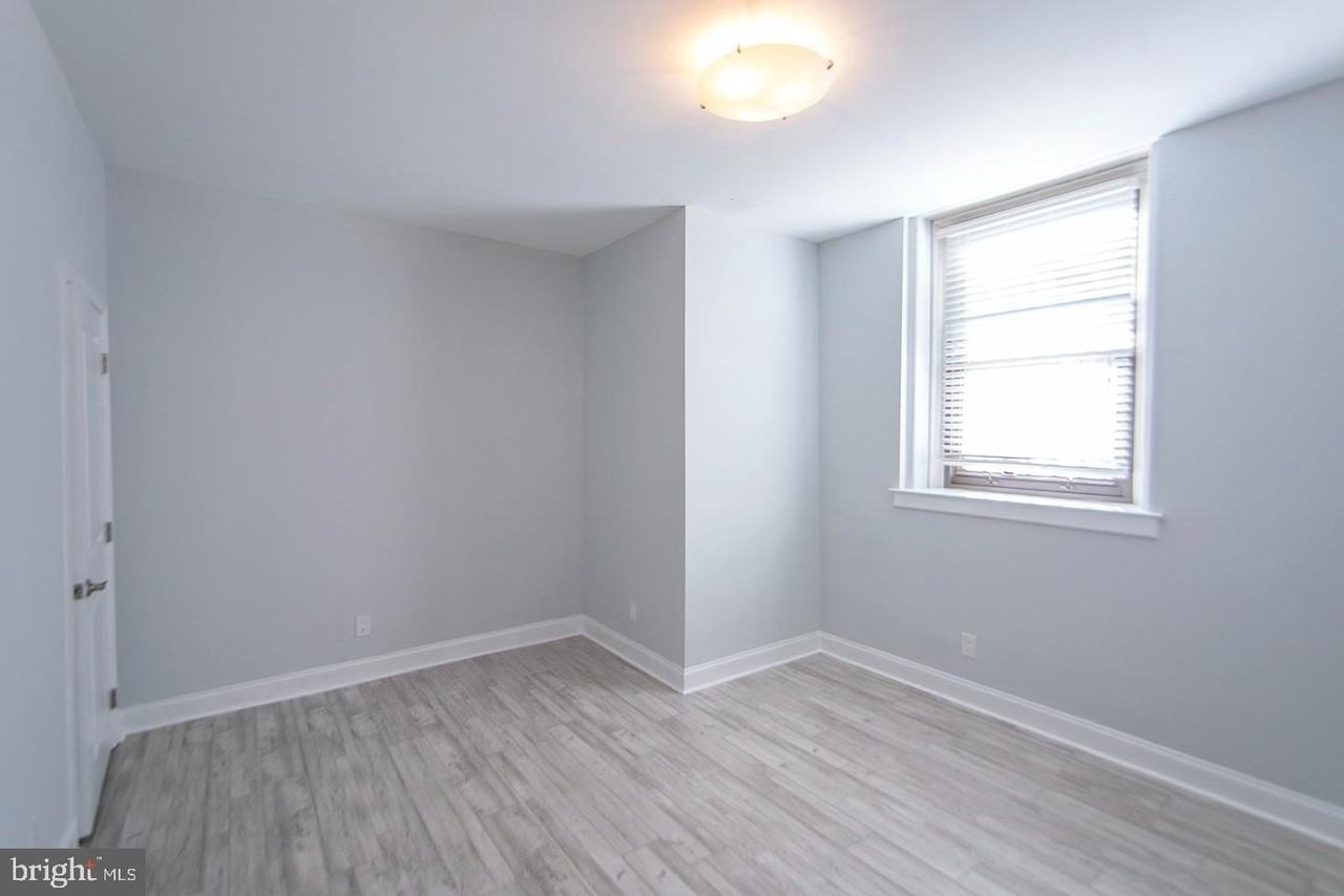 427 Monroe St #103 - Photo 5 of 12